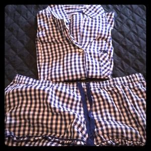 Victoria’s Secret 2 piece sleep set 3/4 sleeve